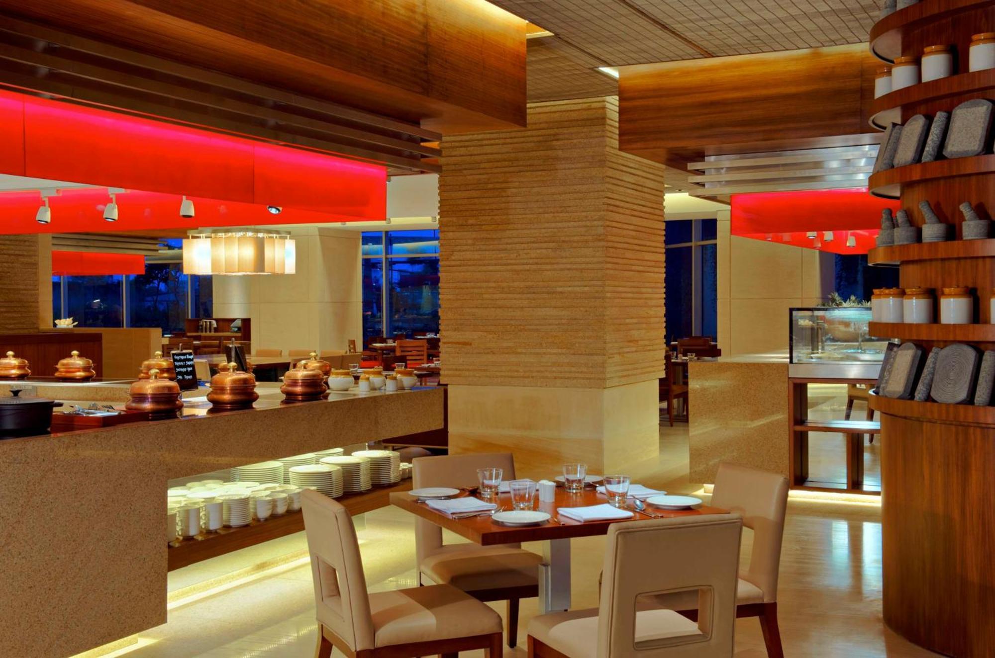 Hyatt Regency Chennai Hotel Exterior photo The restaurant