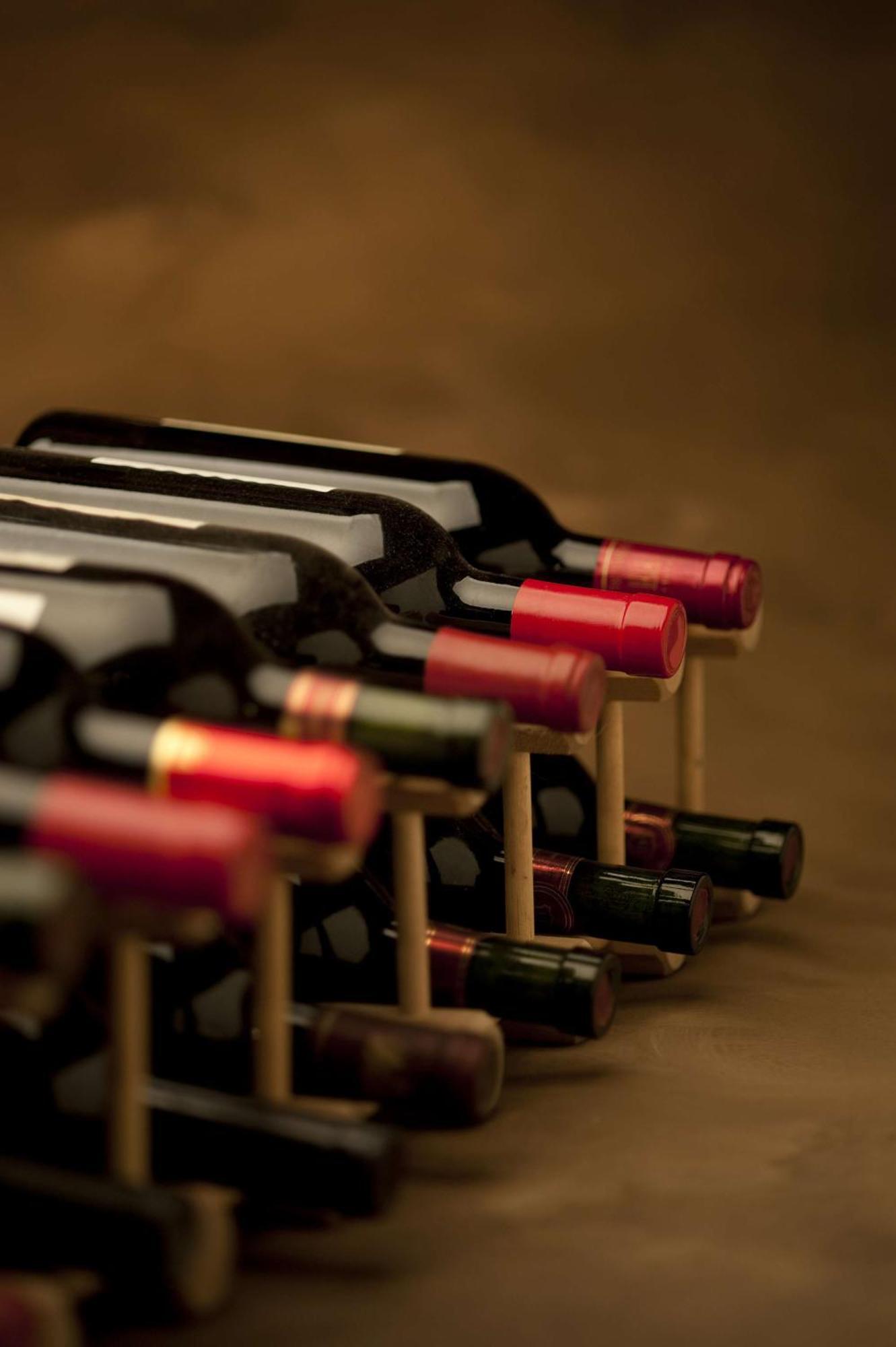 Hyatt Regency Chennai Hotel Exterior photo Wine bottles
